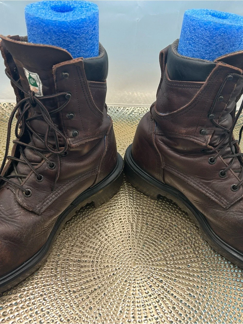 Red Wing men 9 goretex steel toe waterproof work boots